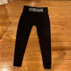 Gymshark mid rise leggings, some polling in between legs